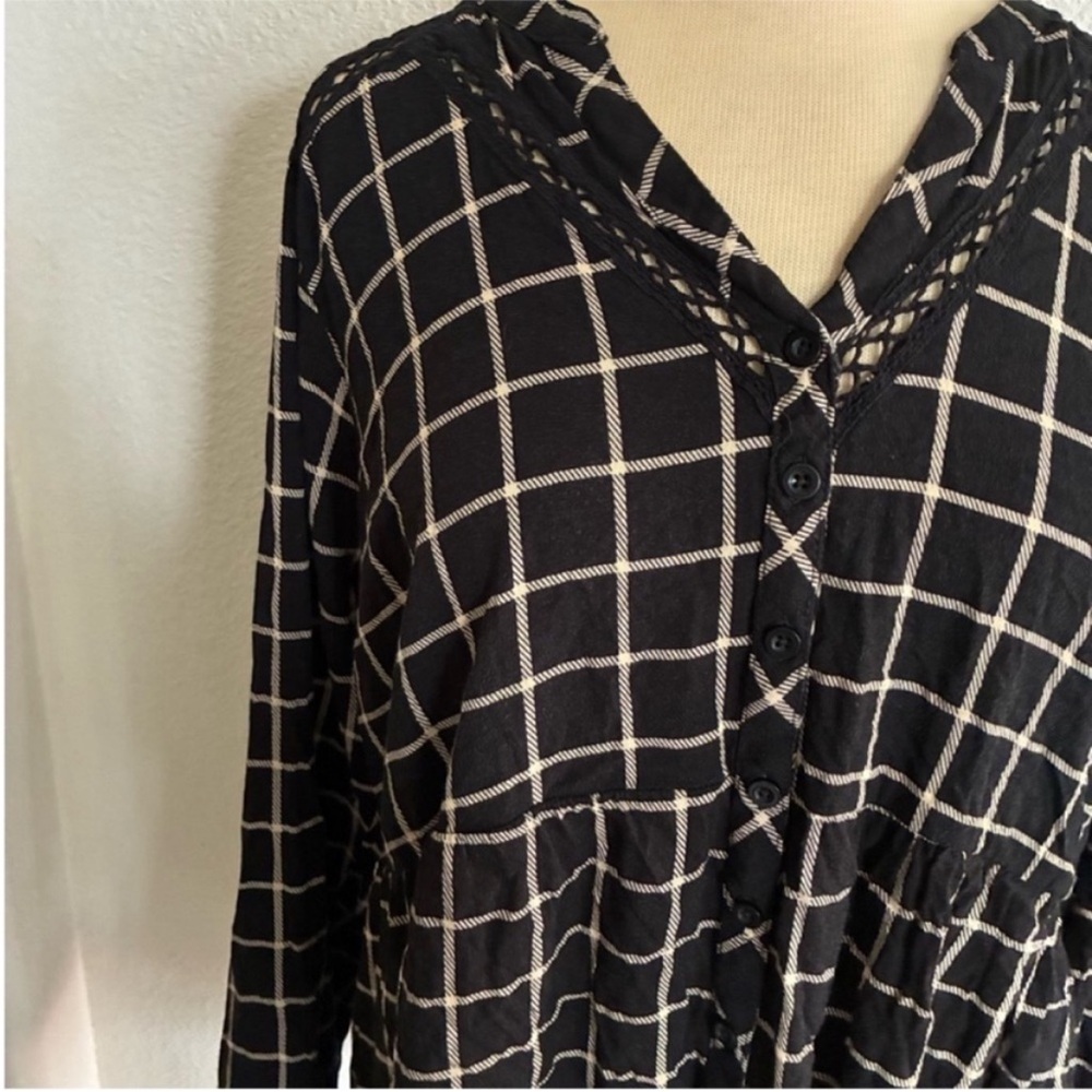 Torrid plaid babydoll buttondown - Picture 3 of 6